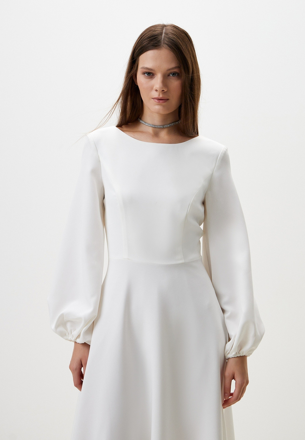 Свадебное платье с открытой спиной