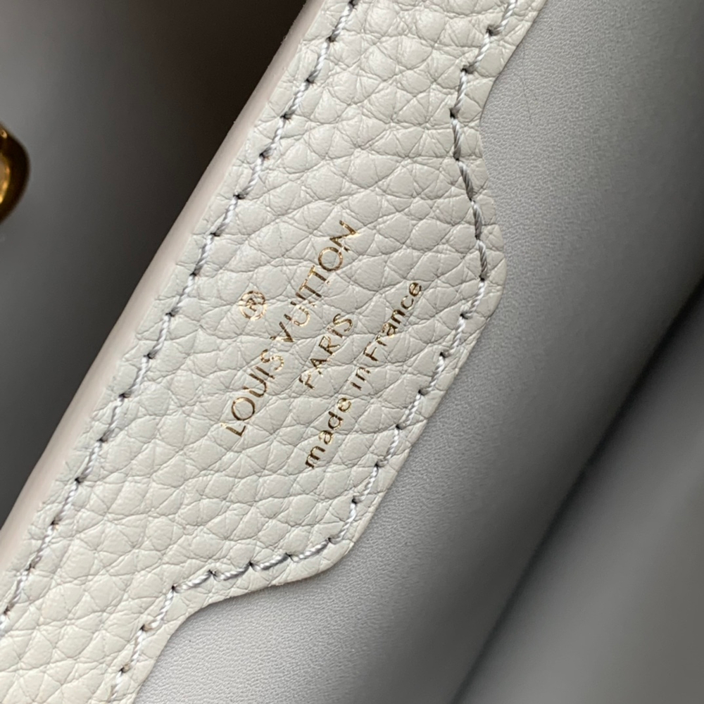 Louis Vuitton Capucines BB