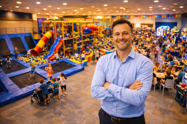 Батуты, лабиринты, аттракционы: готовый план бизнеса для небольшого города