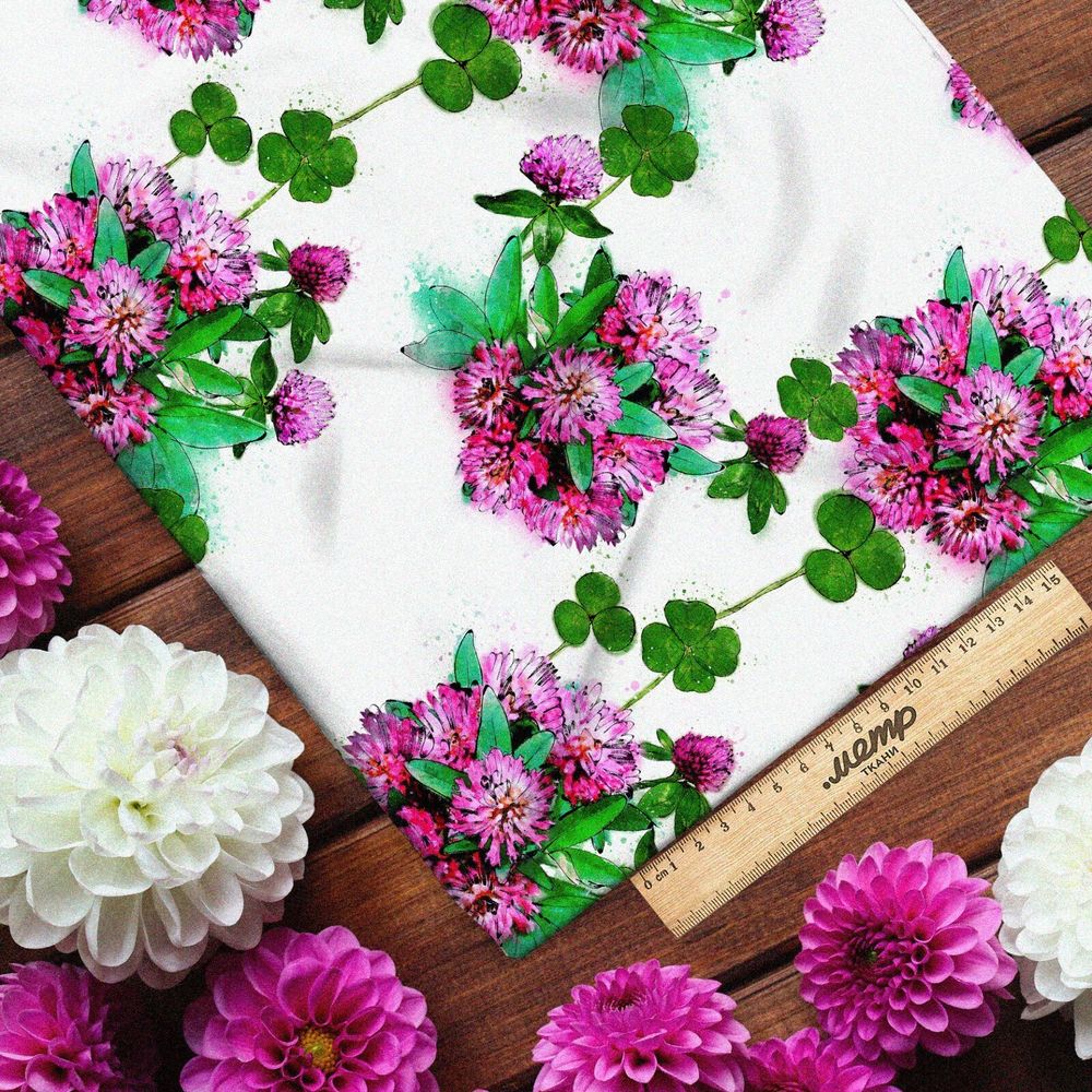 Ткань мембрана клевер на белом