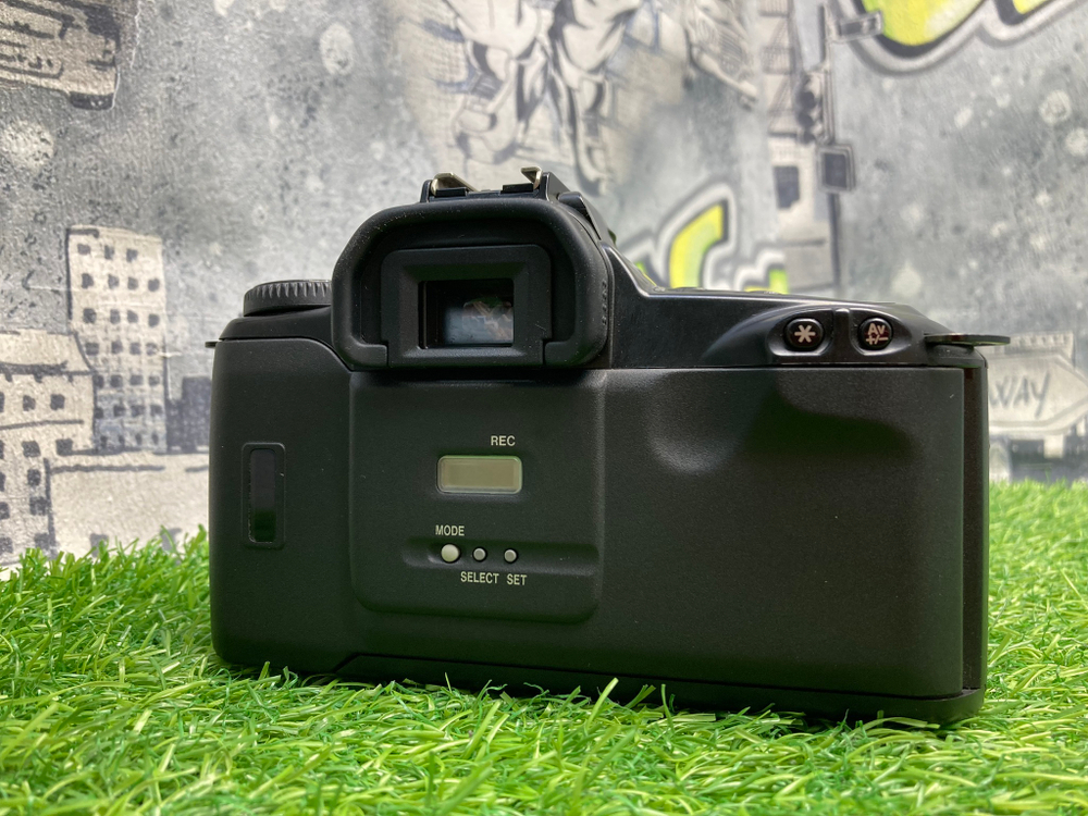 Canon EOS 3000 kit EF 38-76mm 4.5-5.6