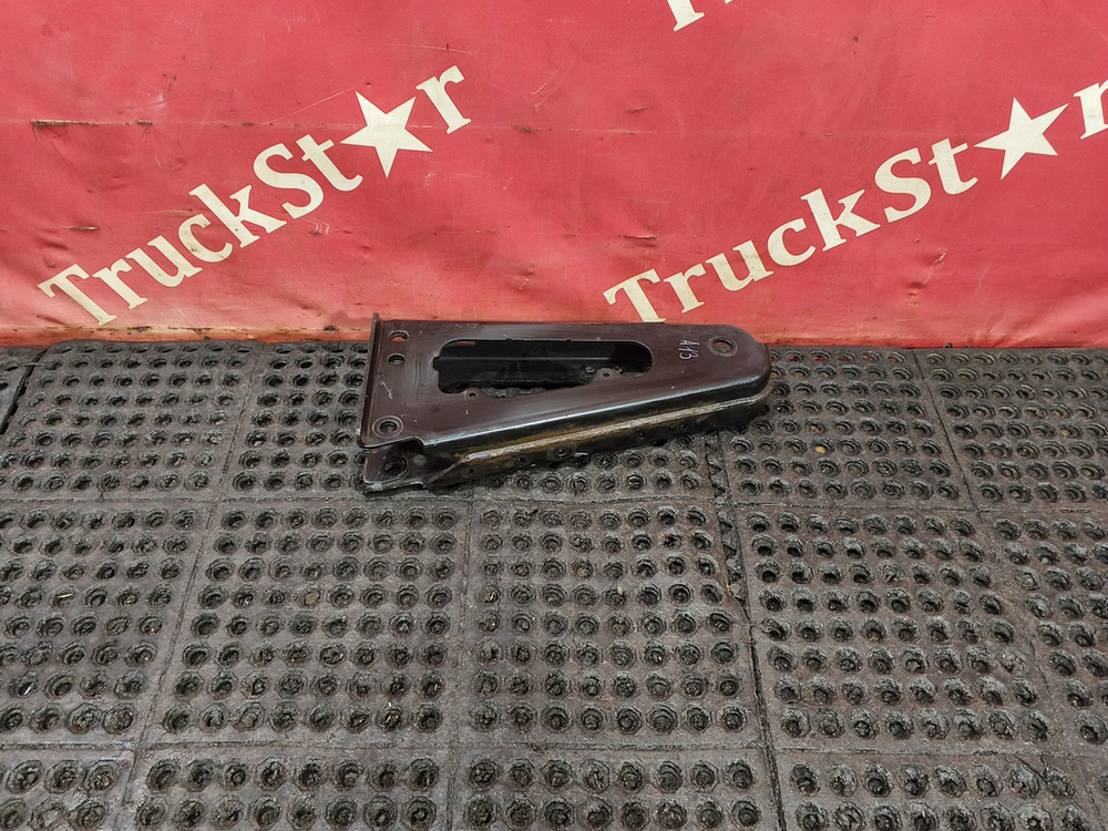 Кронштейн кабины правый