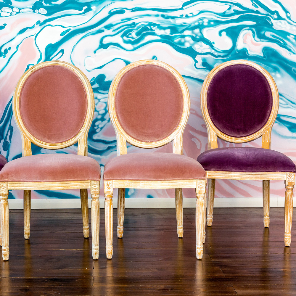 Стул Луи - Пудровый фиолетовый бархат белый жемчуг Объект мечты