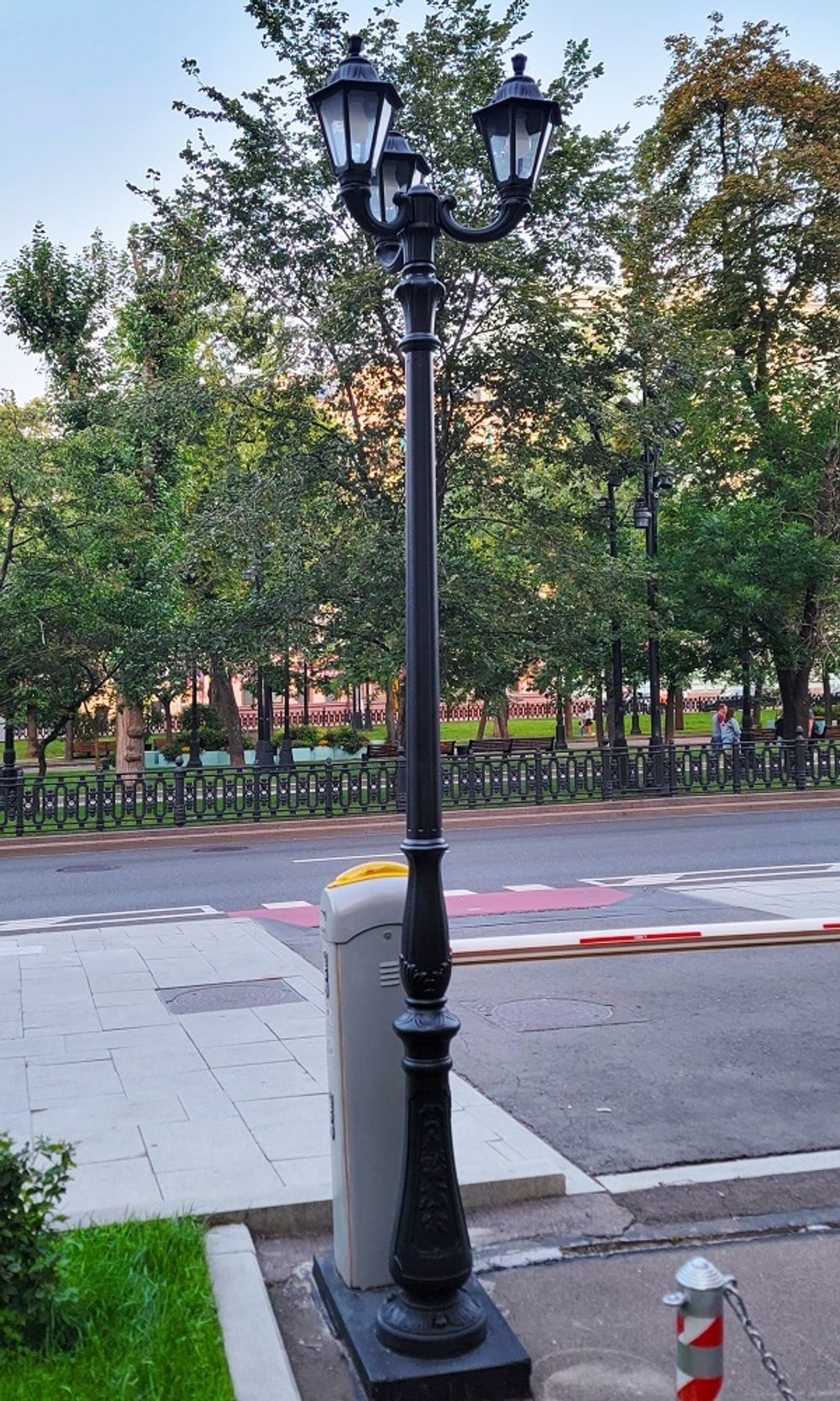 Парковый фонарь FUMAGALLI TABOR OFIR/RUT 3L E26.205.R30.AXF1R