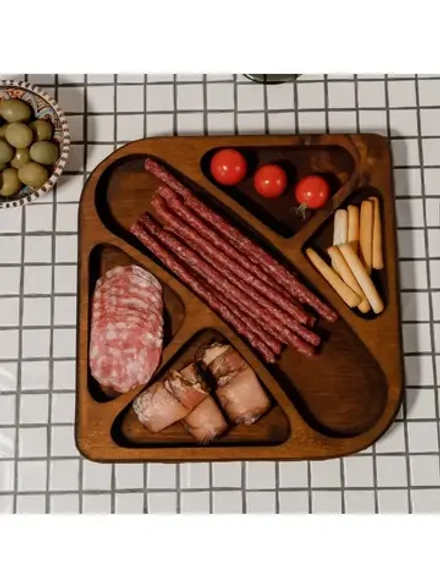 Деревянная менажница для подачи блюд из кедра