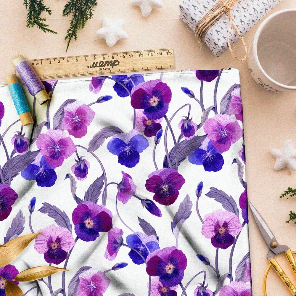 Ткань шифон насыщенные фиолетовые анютины глазки на белом фоне