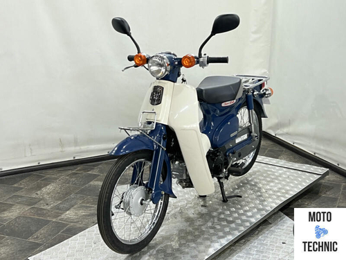 Скутер Honda Super Cub PGM-FI AA01