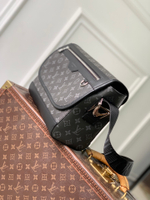 Louis Vuitton Courrier Messenger