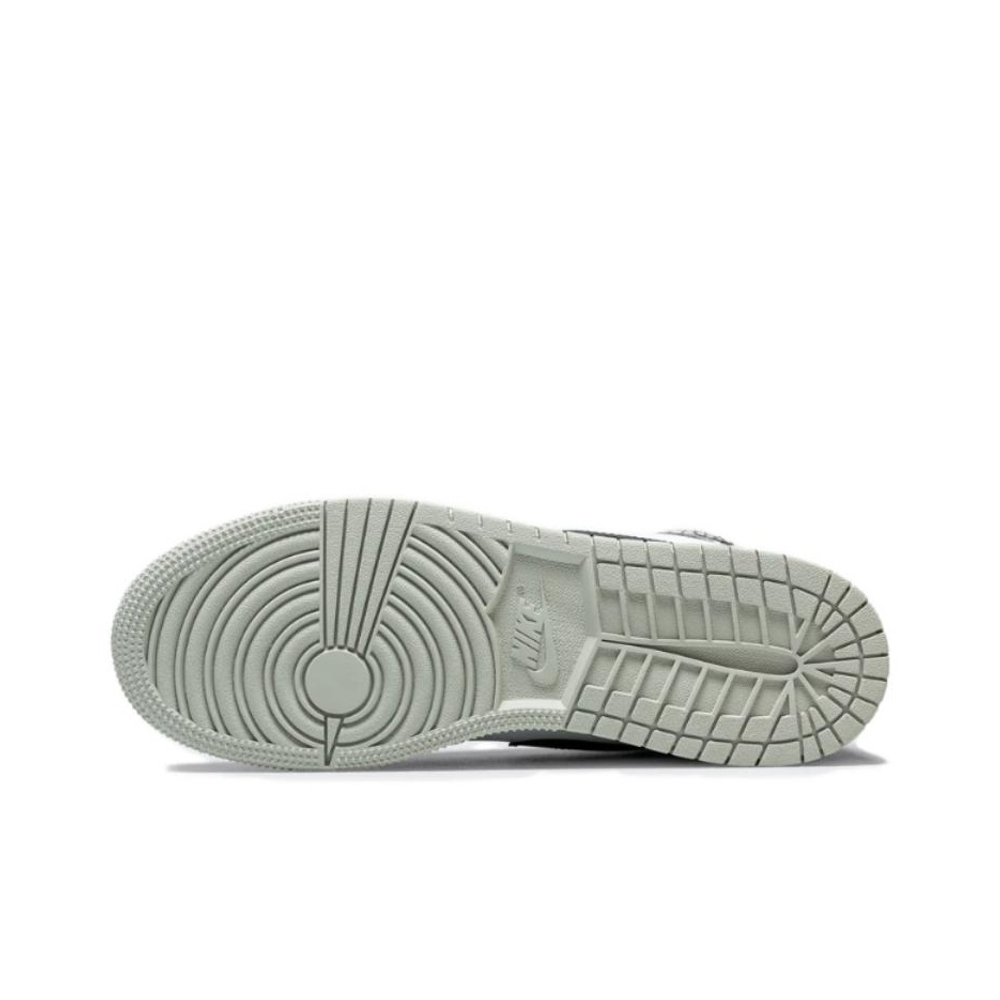 Кроссовки Air Jordan 1 Retro High OG GS White Cement