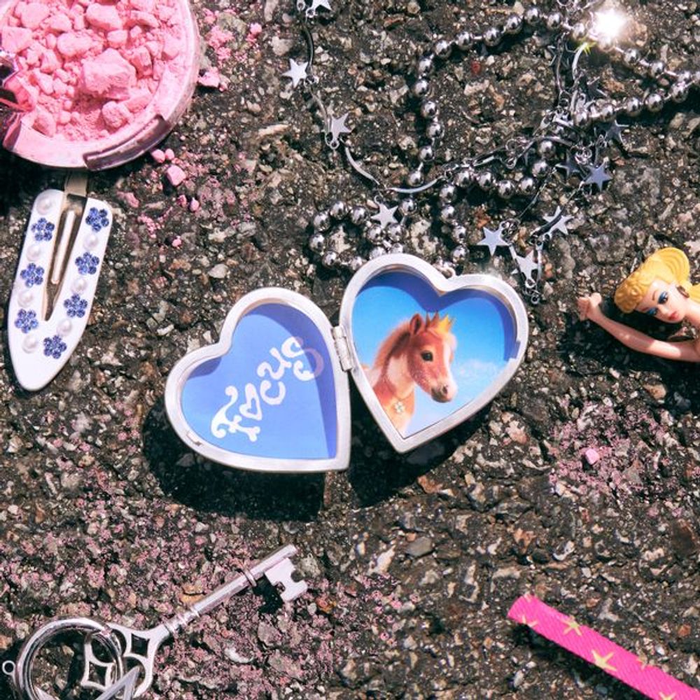 Альбом Hearts2Hearts - FOCUS (Photobook Ver.)