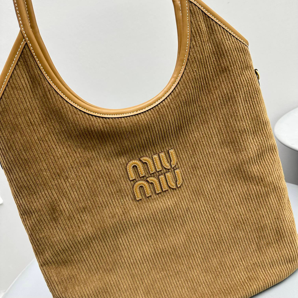 Miu Miu Ivy Bag 40 cm