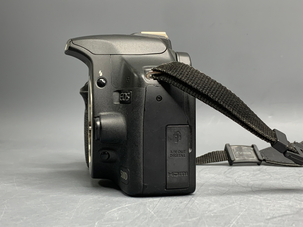 Canon EOS 500D kit 18-55mm 41.861 Кадров