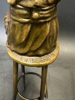 Бронзовая статуэтка «Девушка на стуле»