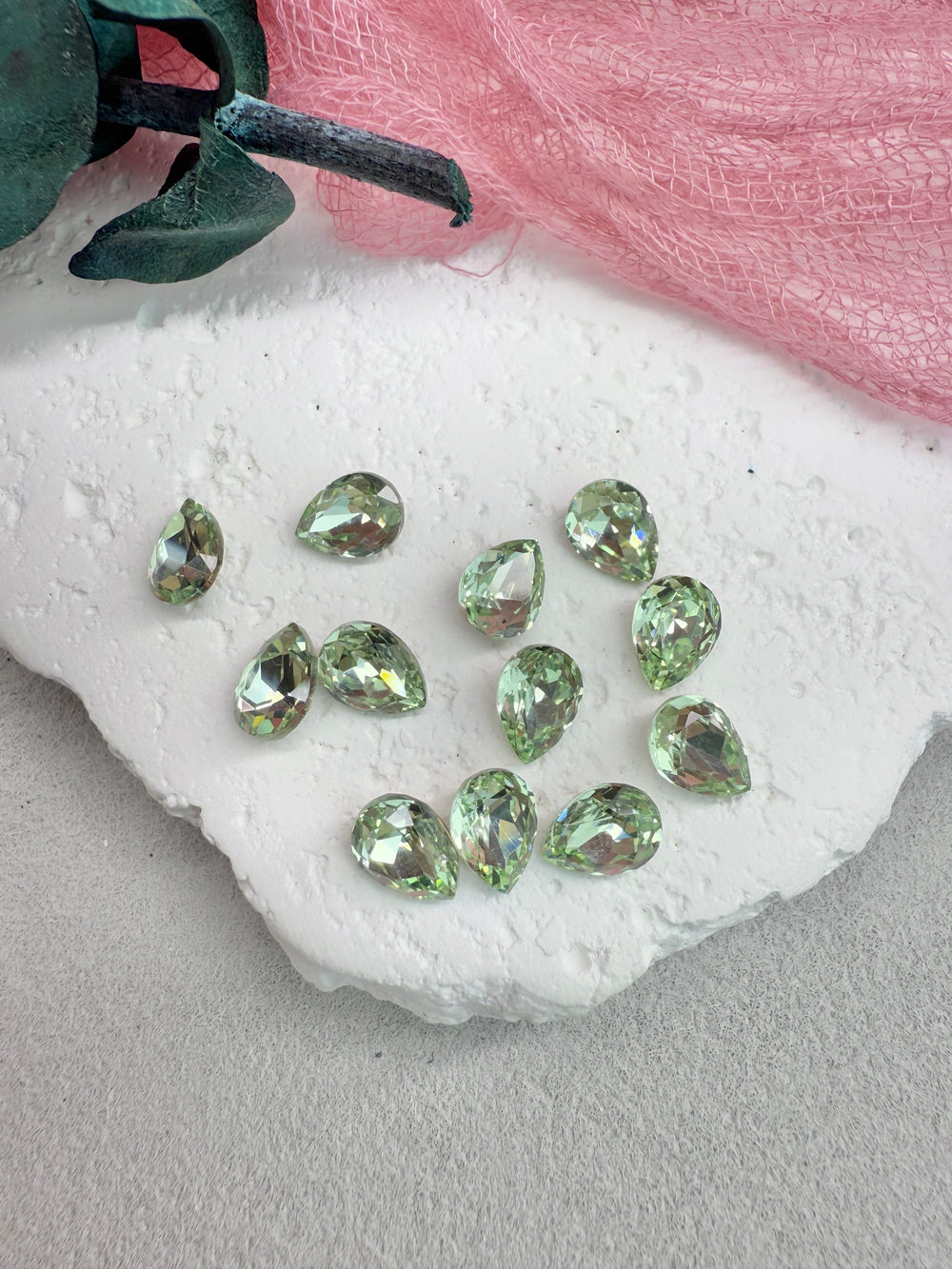 Капля Drop 6*8 мм, Chrysolite