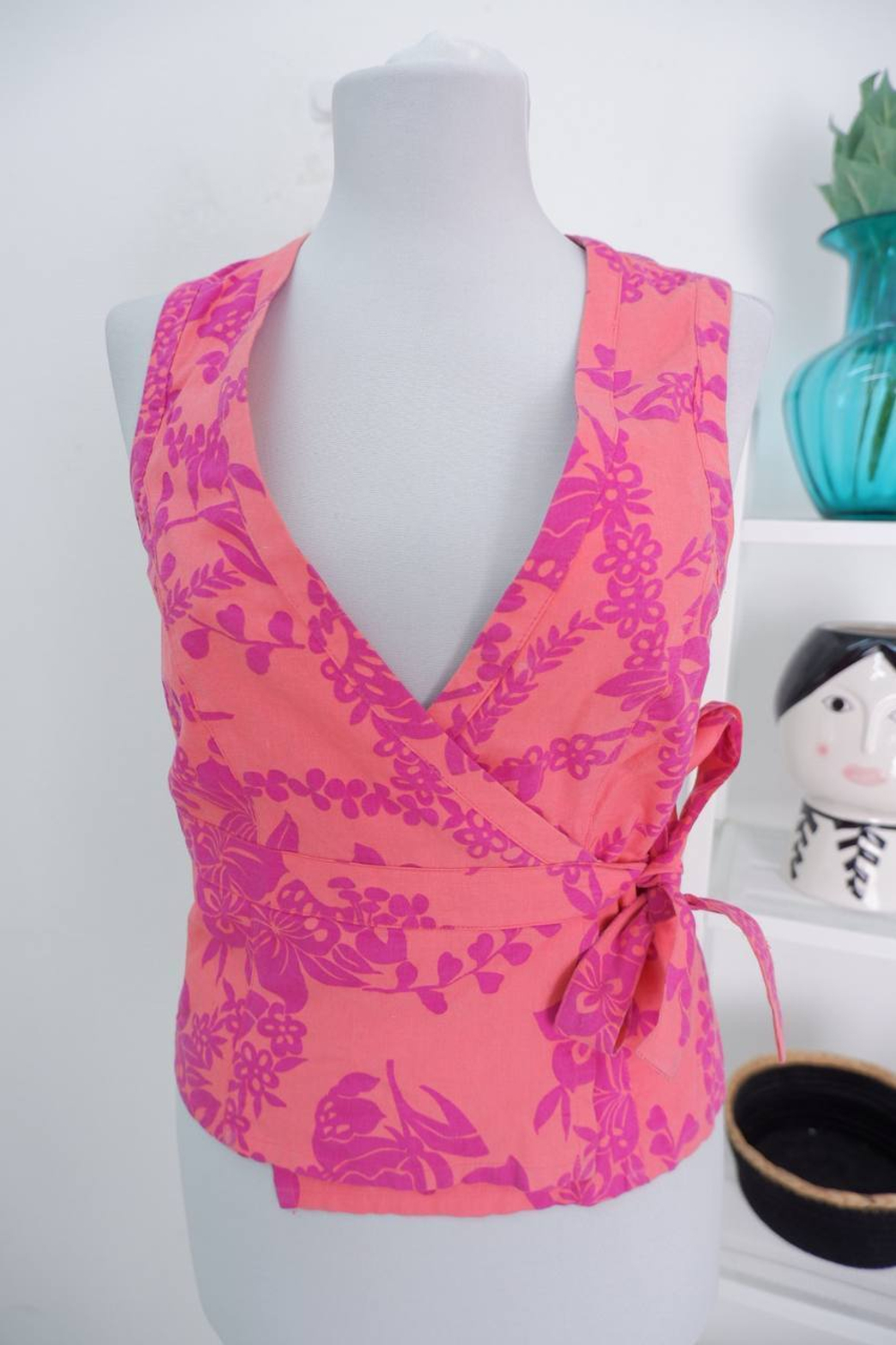 Жилет Somewhere яркий 40 размер