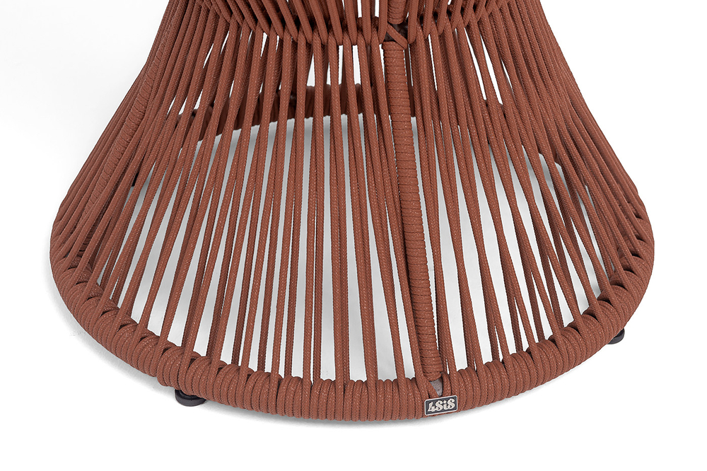 "Мадрид" журнальный стол из HPL круглый Ø50 H55, каркас из алюминия коричневый (RAL8016) муар, цвет "дуб", роуп красный (8372) круглый tex