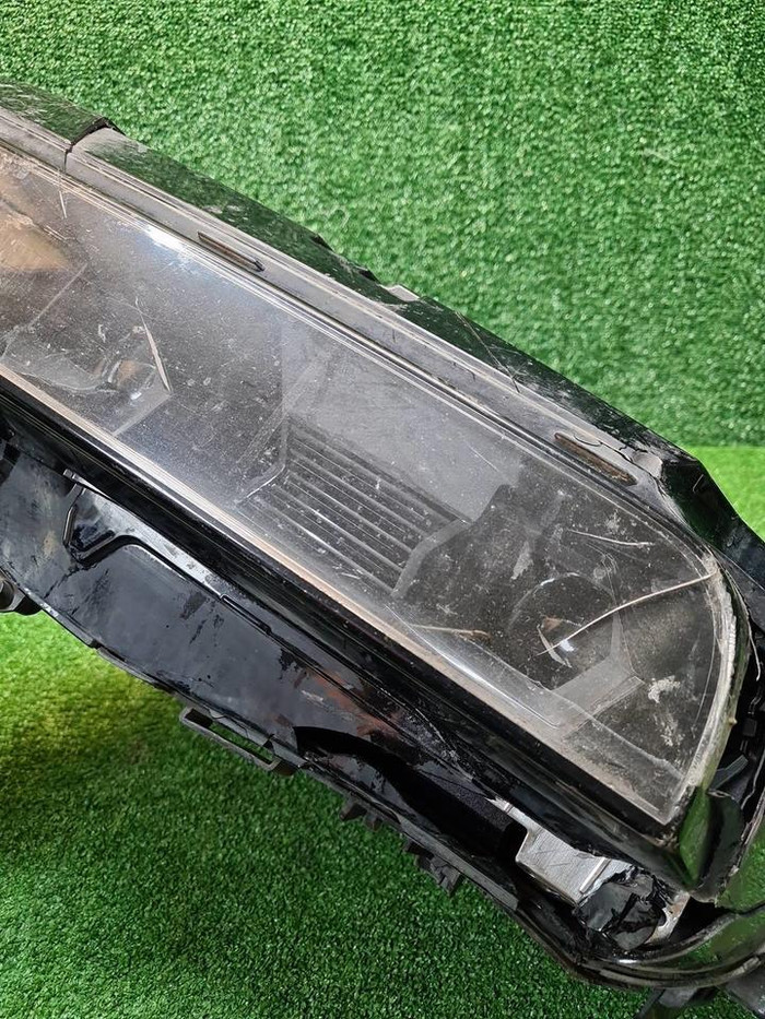 Фара левая BMW 7er G70 (2022-н.в.) LED