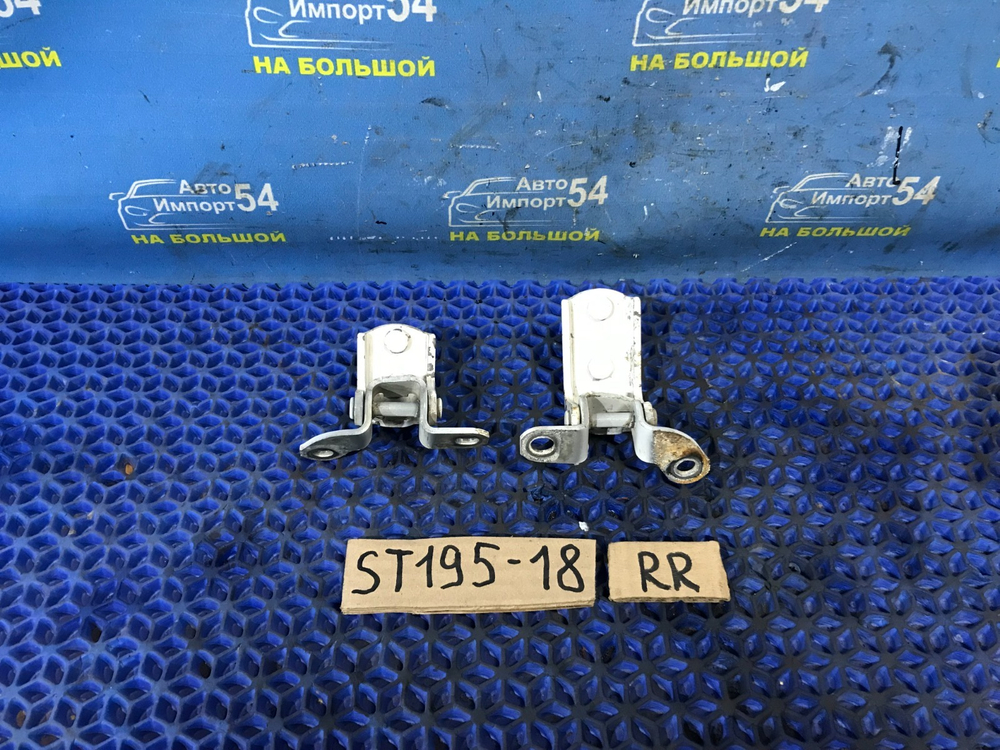 Петля двери задней правой TOYOTA CORONA 1993