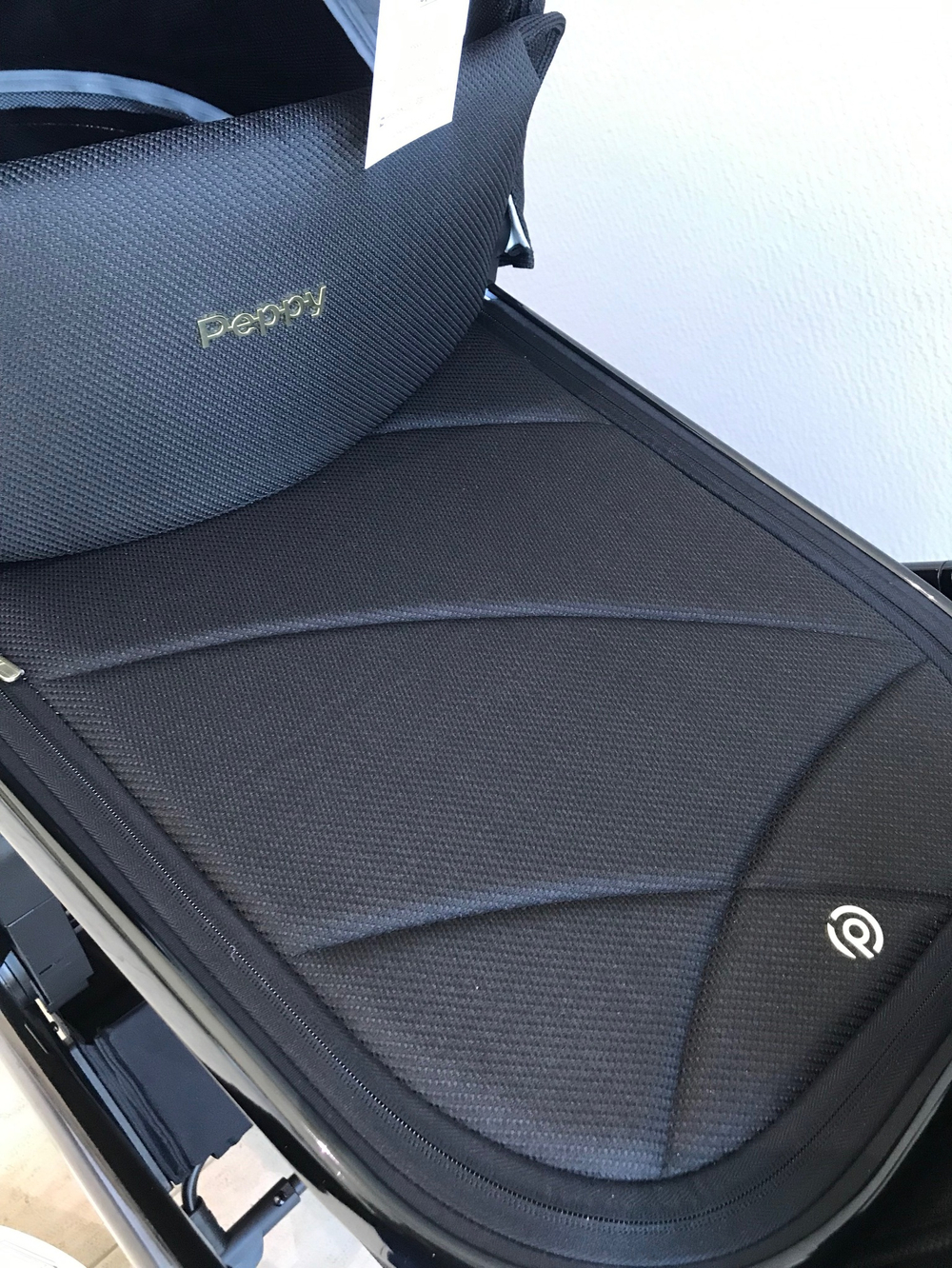 Коляска детская Peppy Monaco 2 в 1 Royal black (черный), рама черный глянец