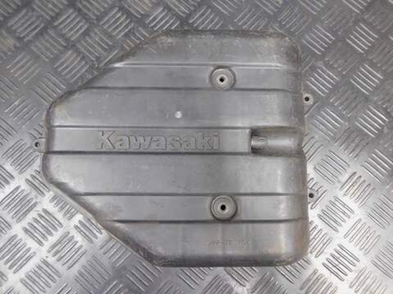 Пластик корпуса фильтра Kawasaki ZZR 400 98 052961