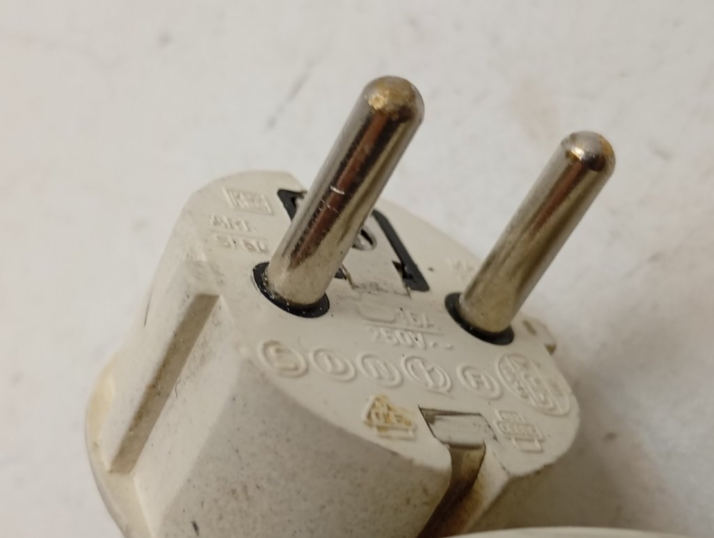 WISL103 кт63 Сетевой фильтр для стиральной машины Indesit WISL 103 б/у