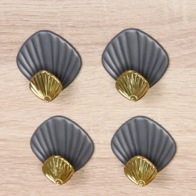 Крючки в наборе 4шт пластиковые на липкой основе «ЭДАЛЕН», цвет серый агат, нагрузка 2кг/6см