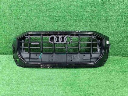 Решетка радиатора Audi Q8 (2018-2023)