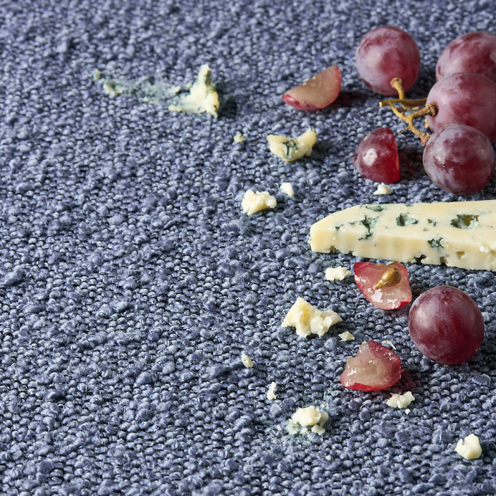 Выразительное букле с объёмной рельефной фактурой и природной неоднородностью поверхности