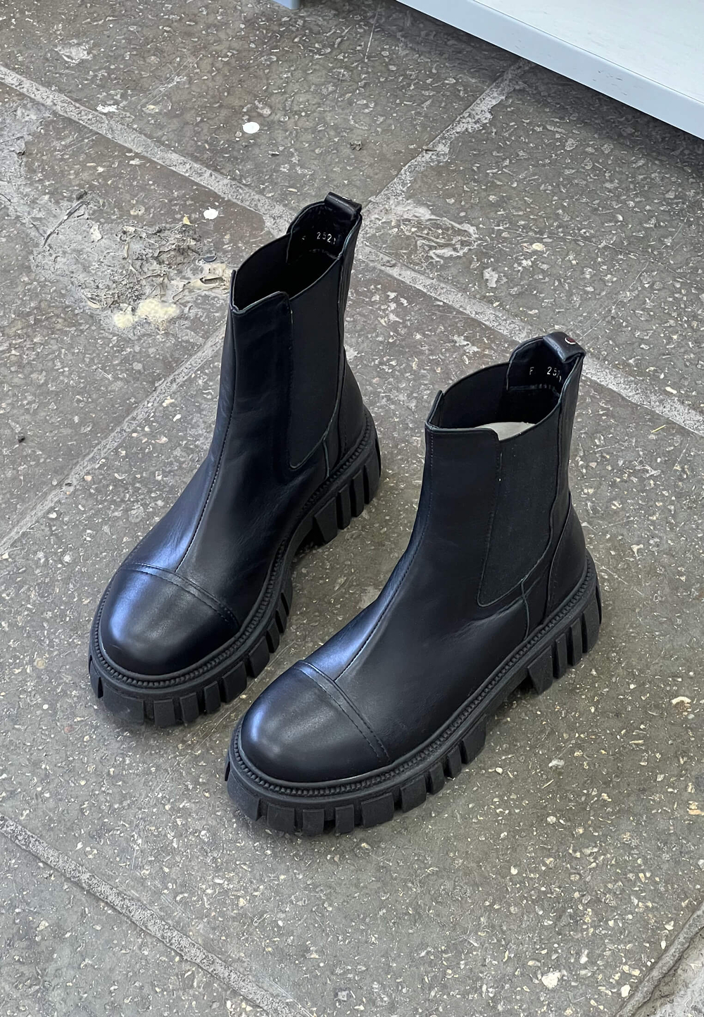 Ботинки // Lily // Black