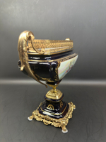 Парадная ваза для середины стола