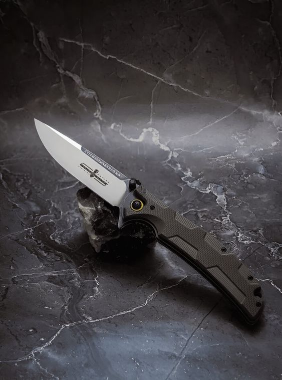 Складной нож из стали D2 Extrema-Ratio Олива