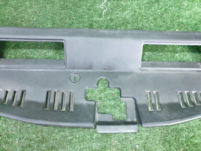 Кожух замка капота Toyota Camry xv70 (2017-н.в.)