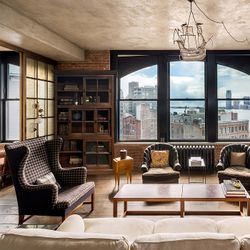 Витрина "Чарльз Диккенс"