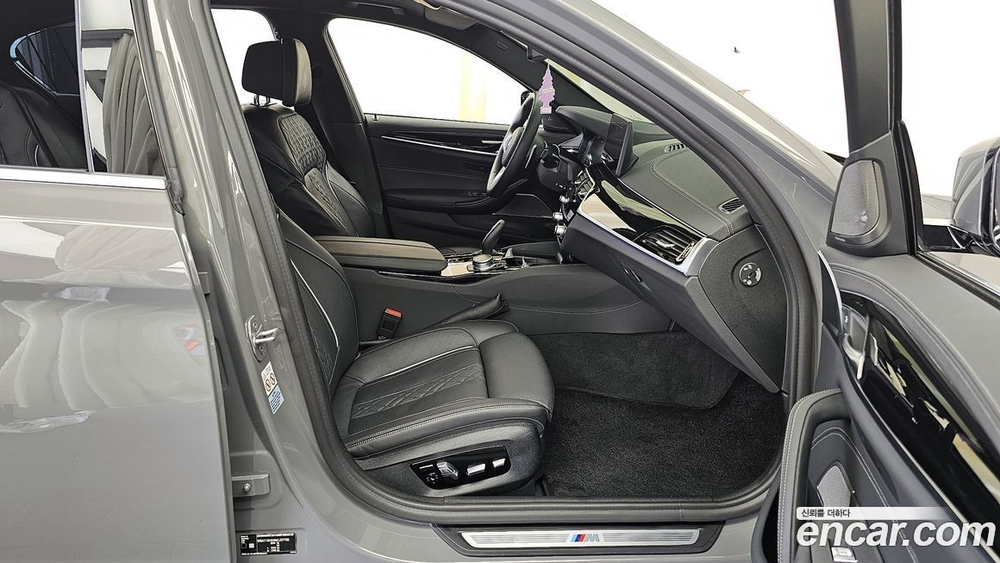 BMW 5 Series (G30) 530i M Sports (01.2022)
