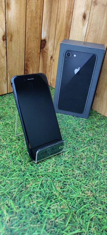 Смартфон Apple iPhone 8 64/Gb серый глянцевый (Витринный)