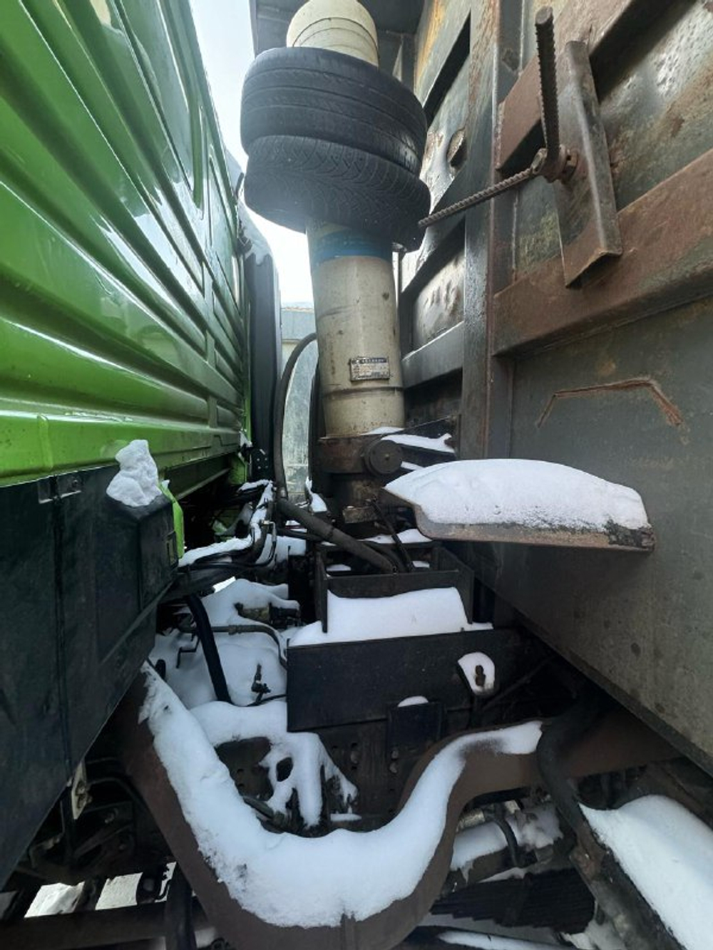 Shacman (Shaanxi) SX* 8x4 Самосвал SX33186T366 (Дизельный, 11,6 л, 369 л.с., МТ)