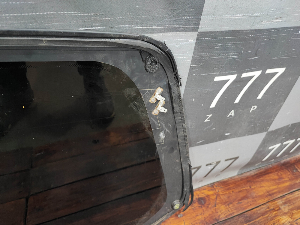 Стекло багажника правое Land Cruiser 200 15-21 Б/У Оригинал 6271060F50