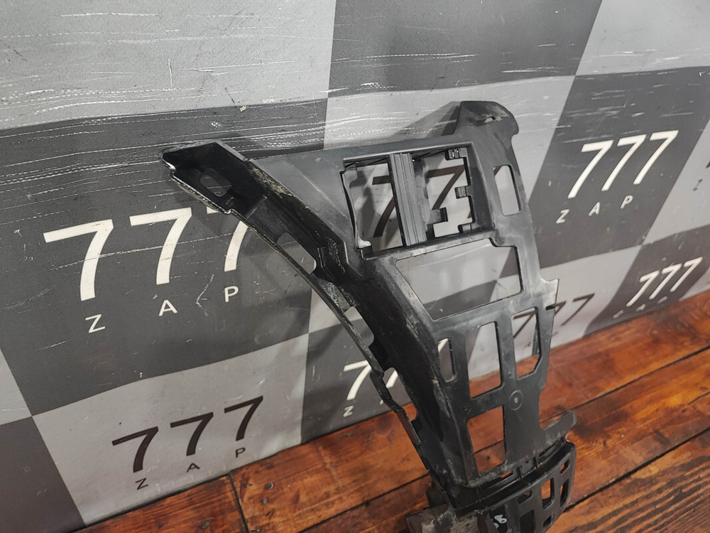 Кронштейн заднего бампера Mercedes GLA (X156) 13-20 Б/У Оригинал A1568851114