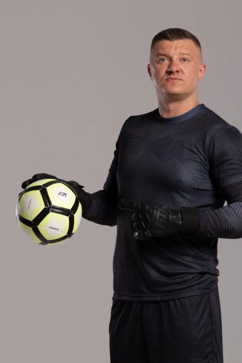 Вратарские перчатки Football Masters Varis X Pro - черный