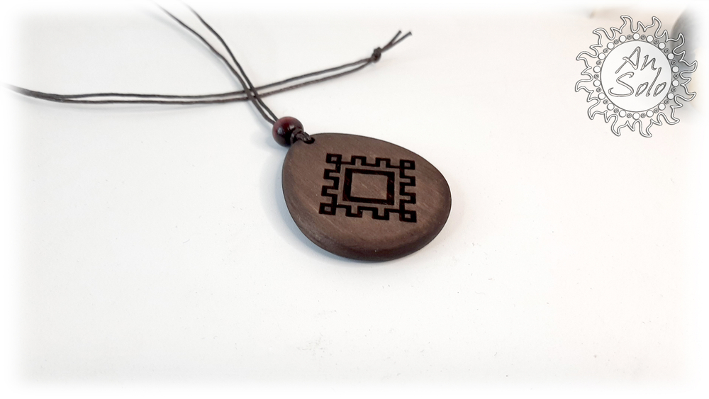 Оберег-капля "Репейник счастья" из кедра