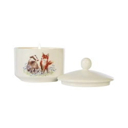 Wax Lyrical - Ароматическая свеча Wrendale Designs 10,5см 32ч Луг / артикул   WR0303  / GTIN 5015802225860
