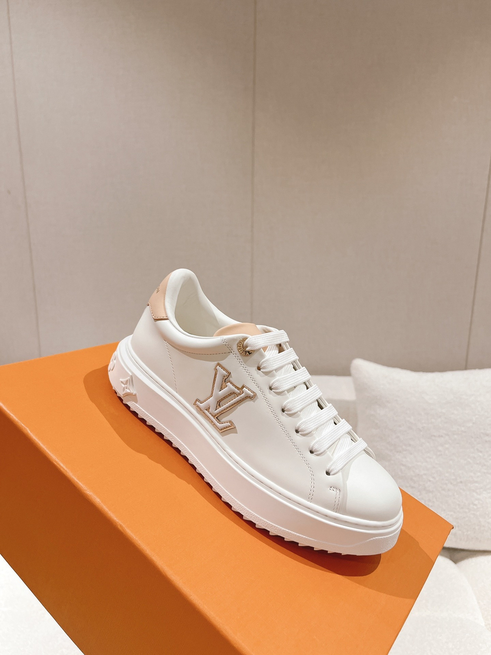 Louis Vuitton Time Out
