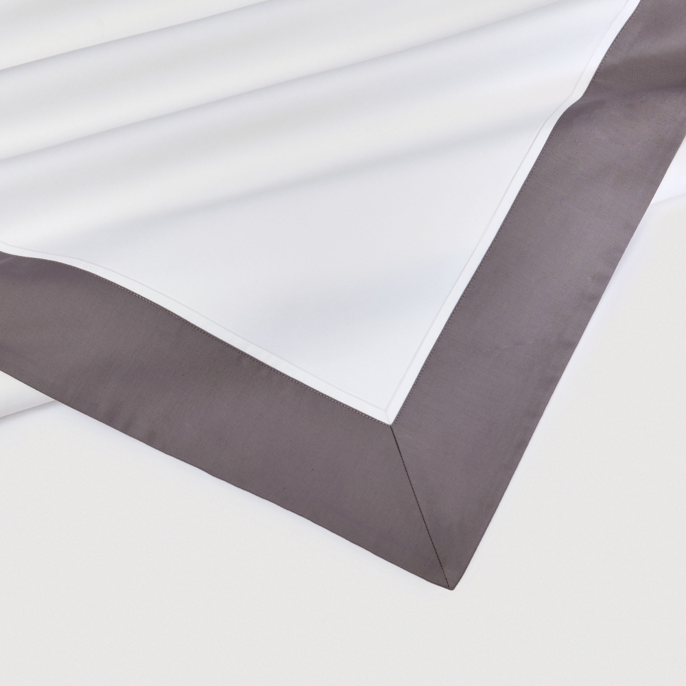 Постельное белье cемейное Сlaire&Caroll Frame белое с темно-серым