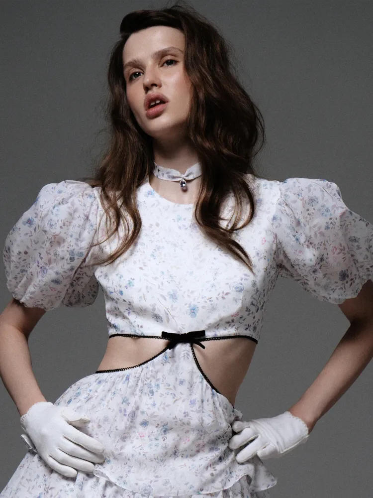 Арин (Arin), чокер с подвеской из молочного шифона с цветочным принтом