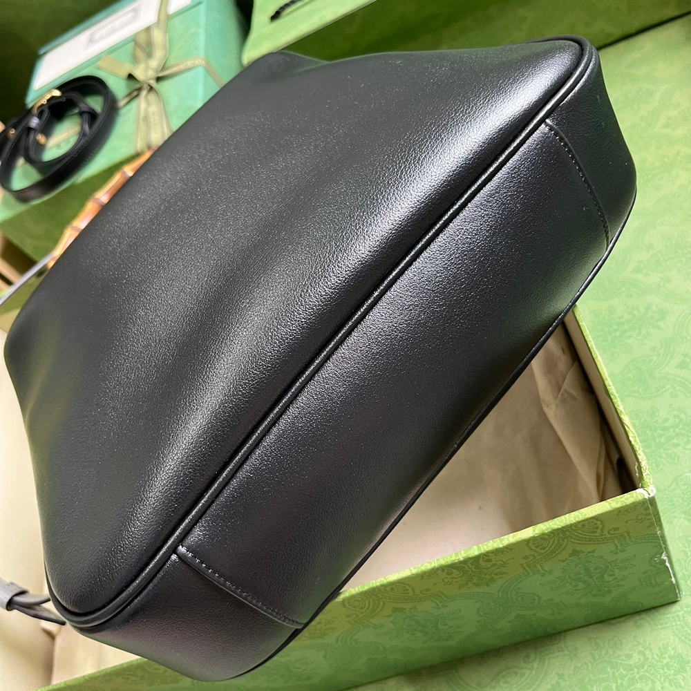 Gucci Diana Medium Shoulder Bag