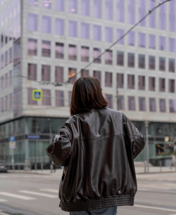 Бомбер кожаный шоколадный