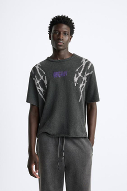 ZARA ТРИКОТАЖНАЯ ФУТБОЛКА С РЕЛЬЕФНЫМ ПРИНТОМ, АНТРАЦИТОВО-СЕРЫЙ