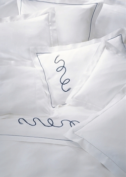 Пододеяльник 200х200 Christian Fischbacher Luxury Nights Wave 569 золотая вышивка Швейцария