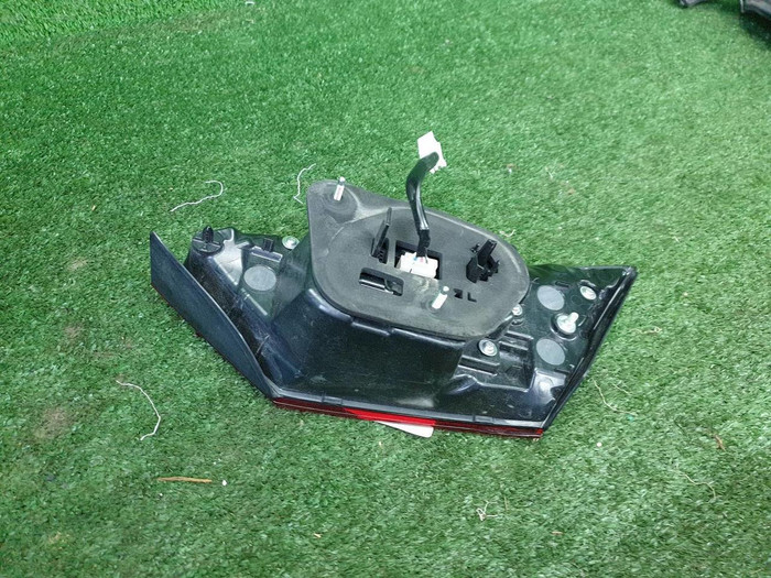 Фонарь левый внутр. Toyota Camry xv70 (17-нв) LED