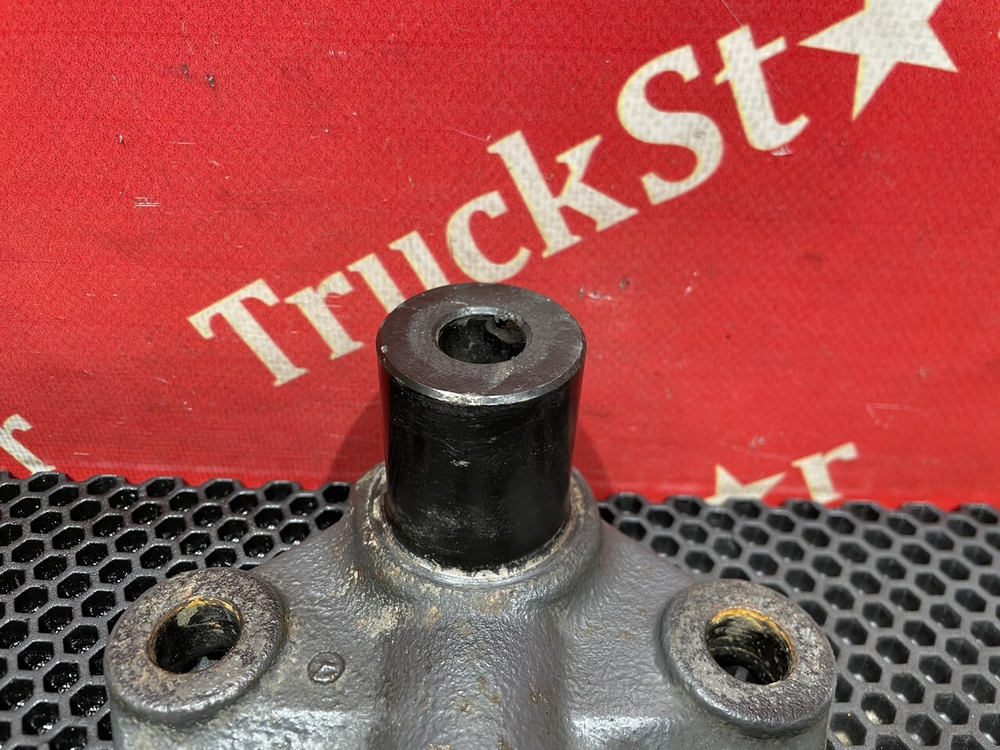 Кронштейн переднего стабилизатора